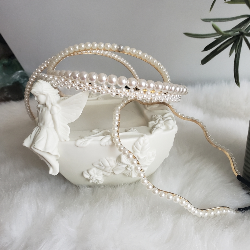 Elegant Pearl and Gold Headband Set - Picture 2 of 3